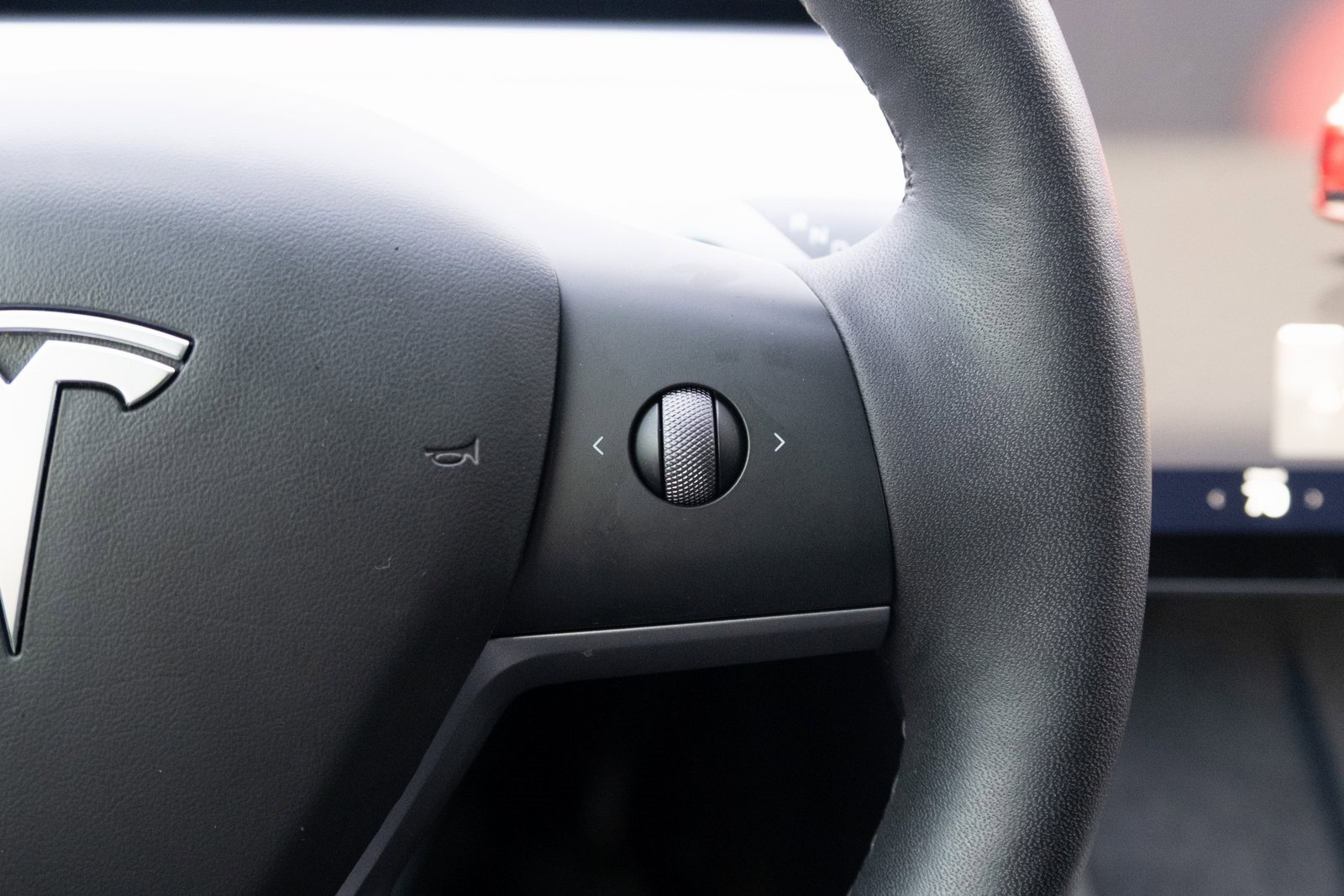 Used 2022 Tesla Model Y Long Range image 8