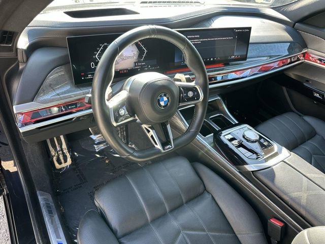 Used 2024 BMW 740i image 9