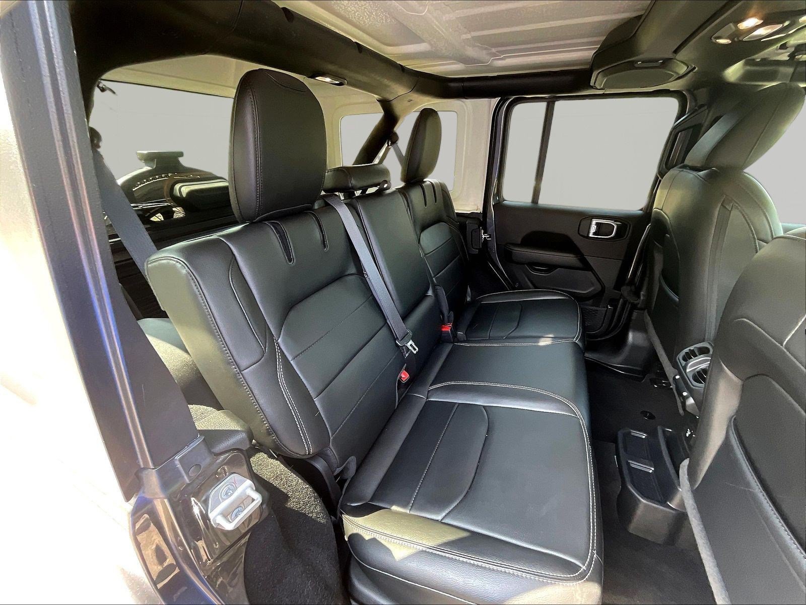 Used 2023 Jeep Wrangler Unlimited Sahara AWD/4WD image 25