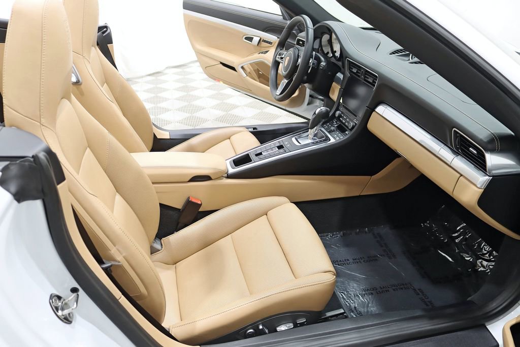 Used 2018 Porsche 911 Turbo image 33