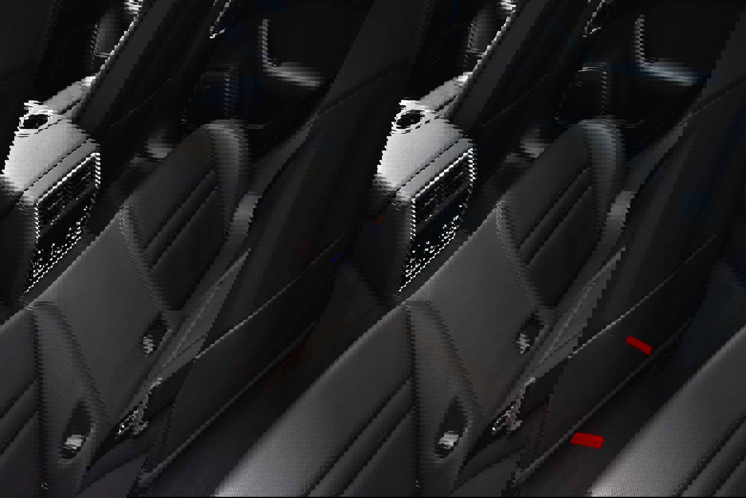 Used 2023 Porsche Panamera 4 Platinum Edition image 25