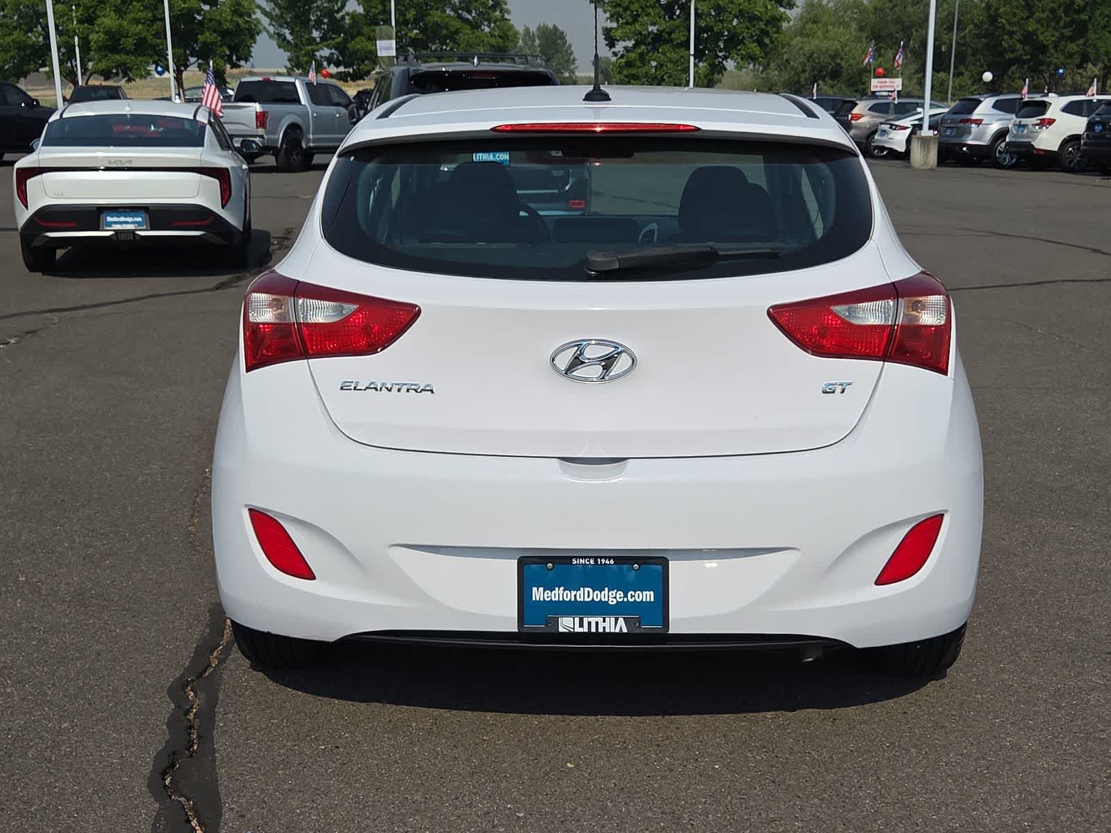 Used 2016 Hyundai Elantra GT FWD image 13