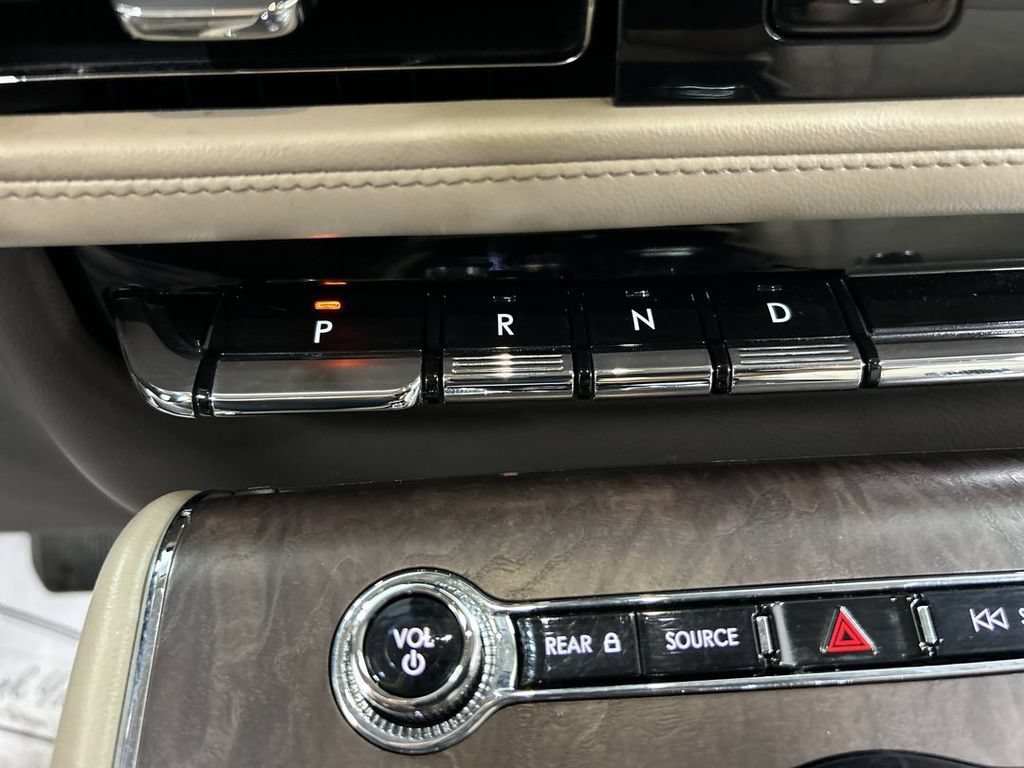 Used 2022 Lincoln Aviator Reserve w/ Elements Package Plus AWD/4WD image 18