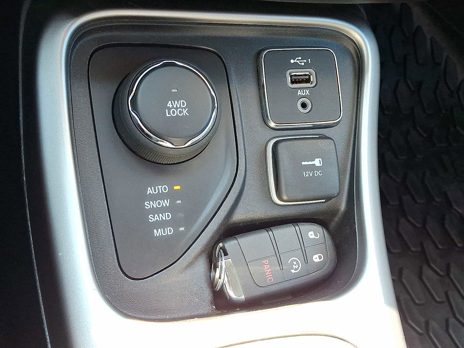 Certified 2021 Jeep Compass Latitude image 24