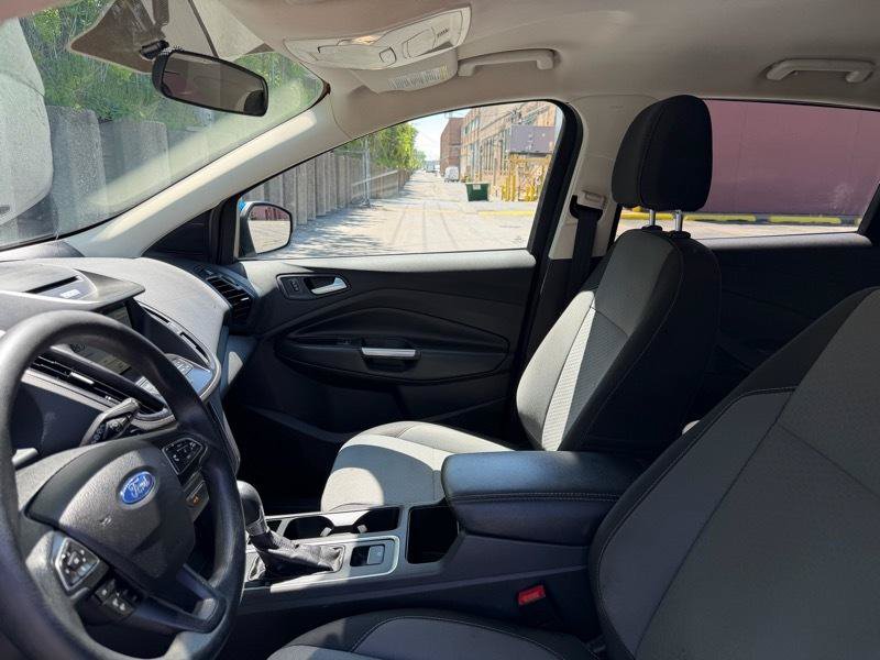 Used 2017 Ford Escape SE w/ Equipment Group 201A AWD/4WD image 17