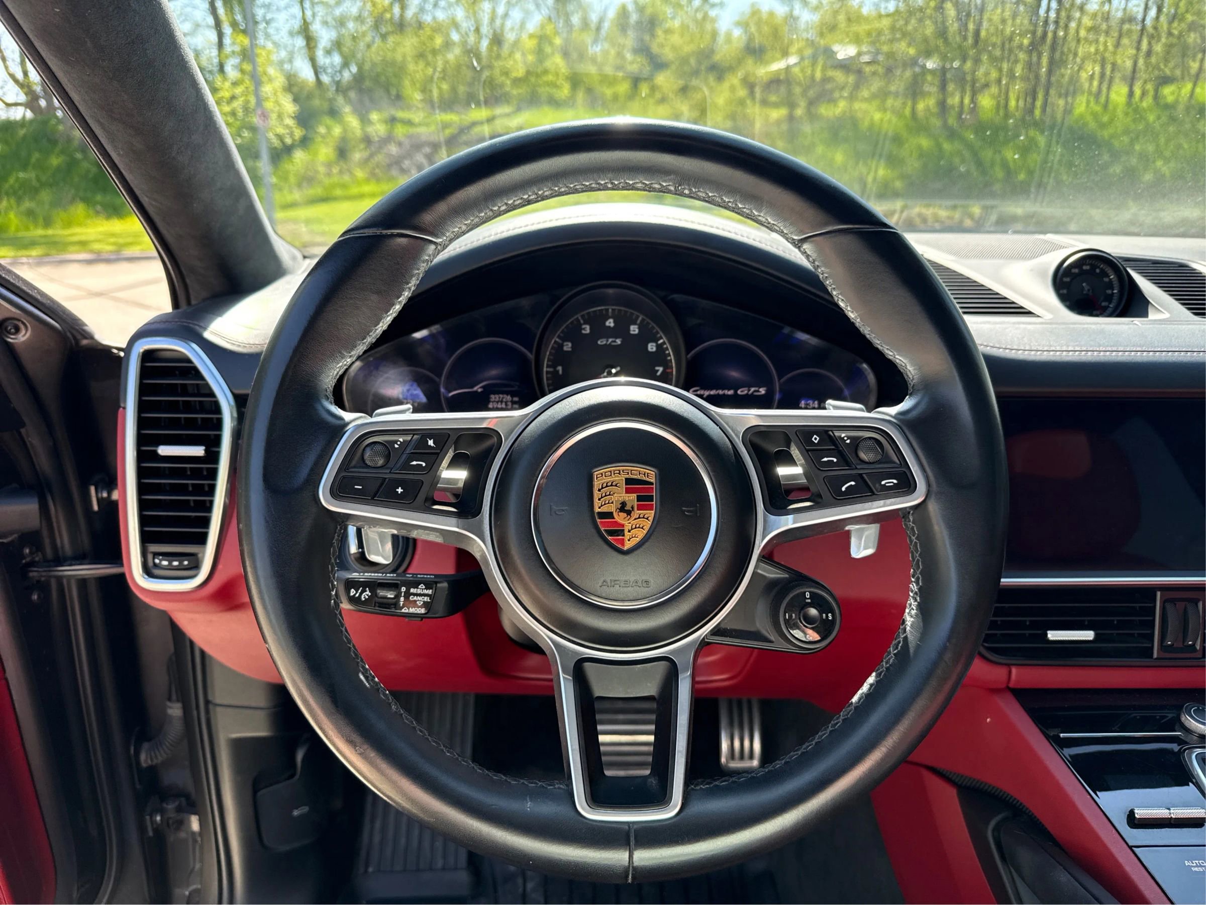 Used 2022 Porsche Cayenne GTS AWD/4WD image 18