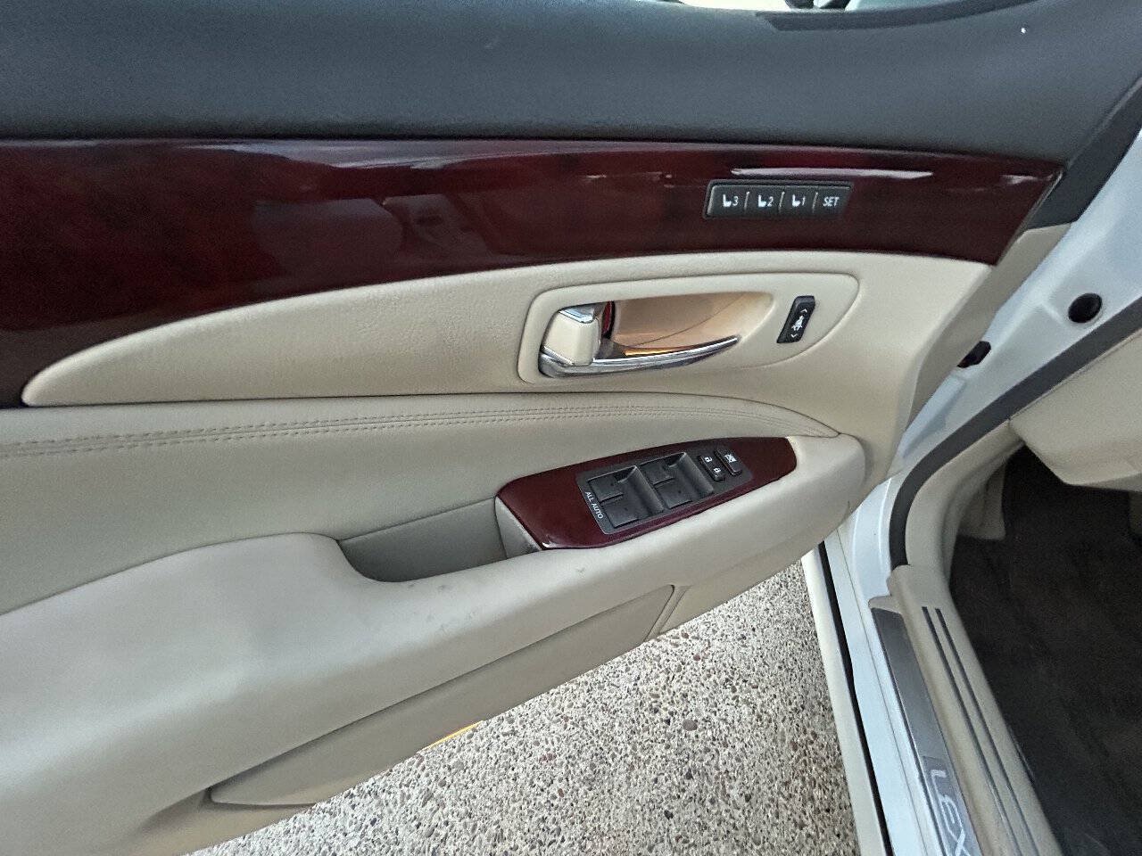 Used 2010 Lexus LS 460 AWD image 35