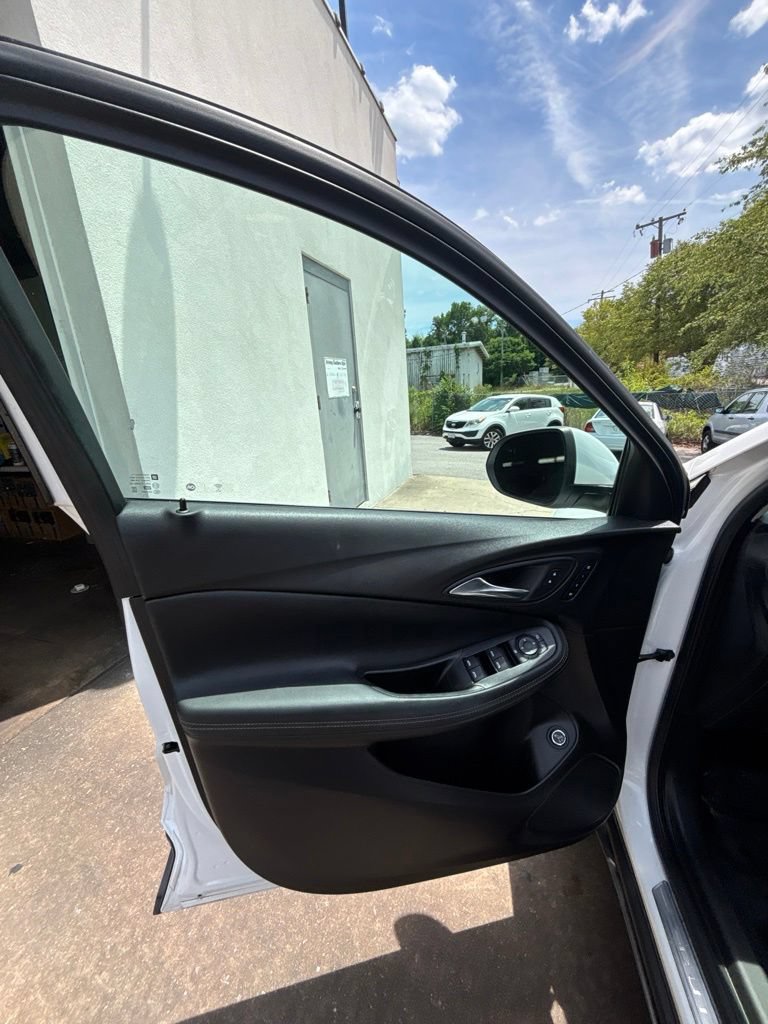Used 2022 Buick Encore GX Essence w/ Experience Buick Package AWD/4WD image 10