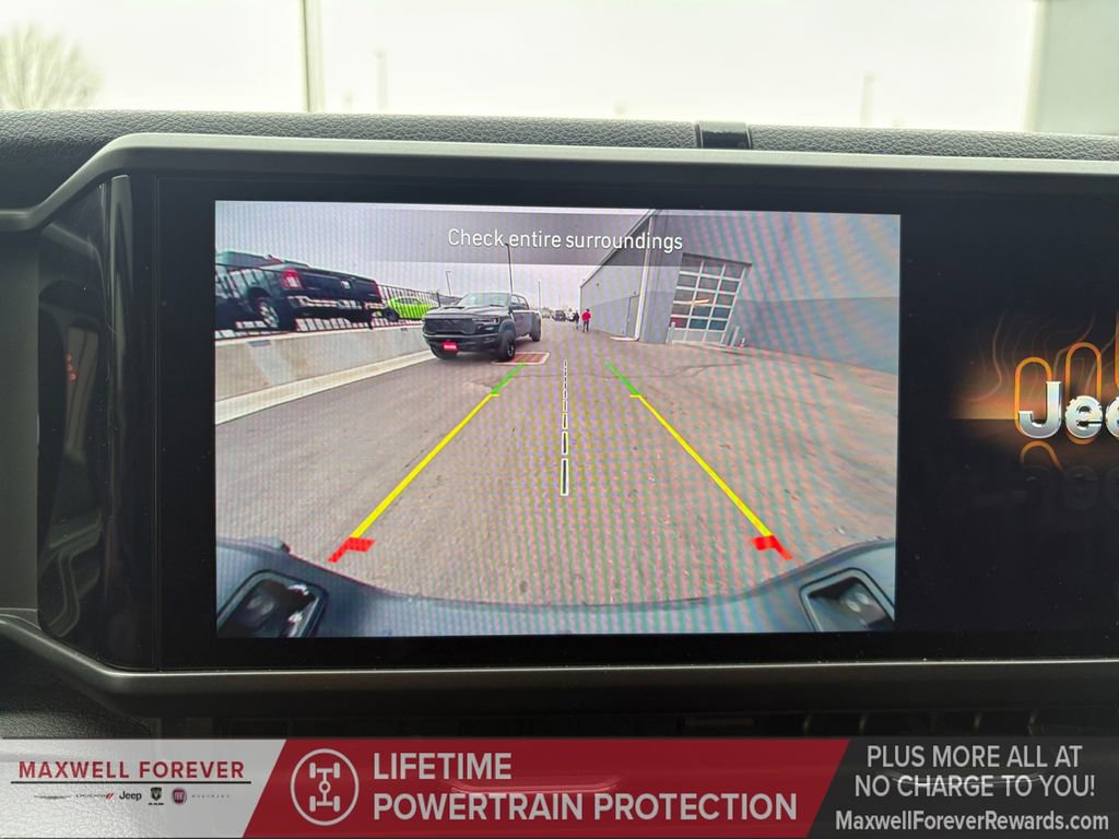 Used 2024 Jeep Gladiator Sport image 9