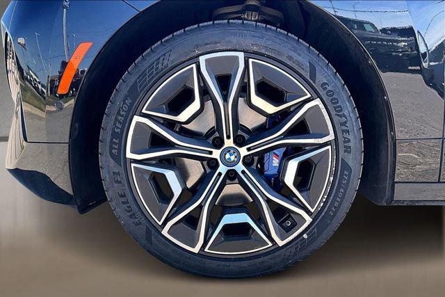 Used 2023 BMW iX M60 w/ Executive Package image 7