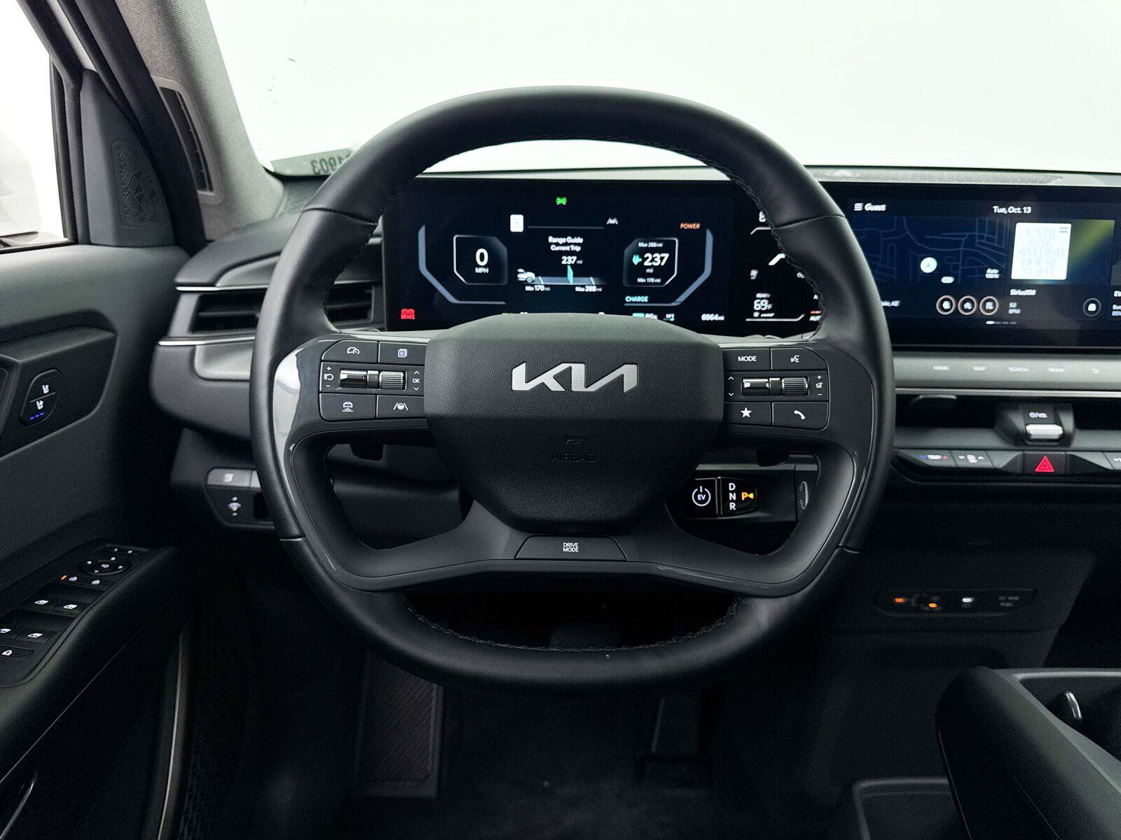Used 2024 Kia EV9 Light Long Range RWD image 35