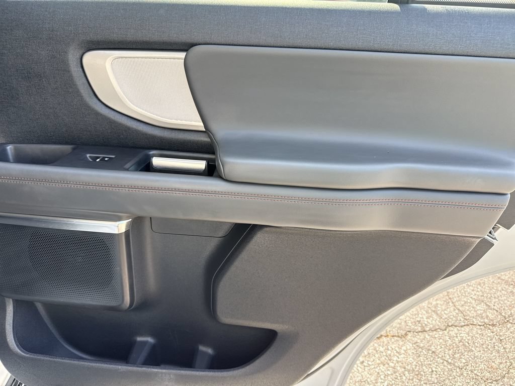 Used 2025 Ford Expedition Active AWD/4WD image 16