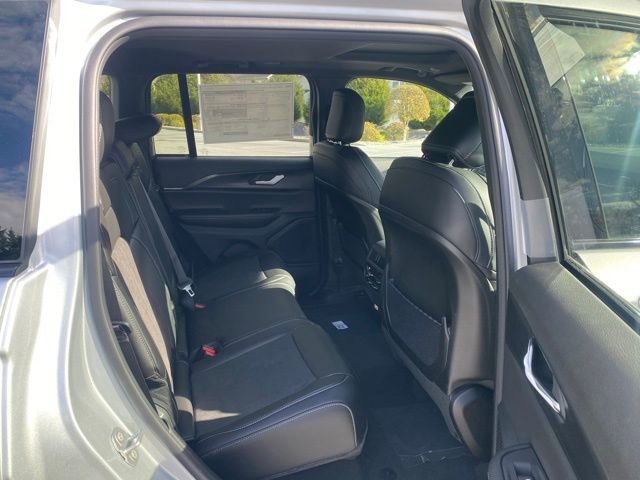 New 2025 Jeep Grand Cherokee Altitude image 30