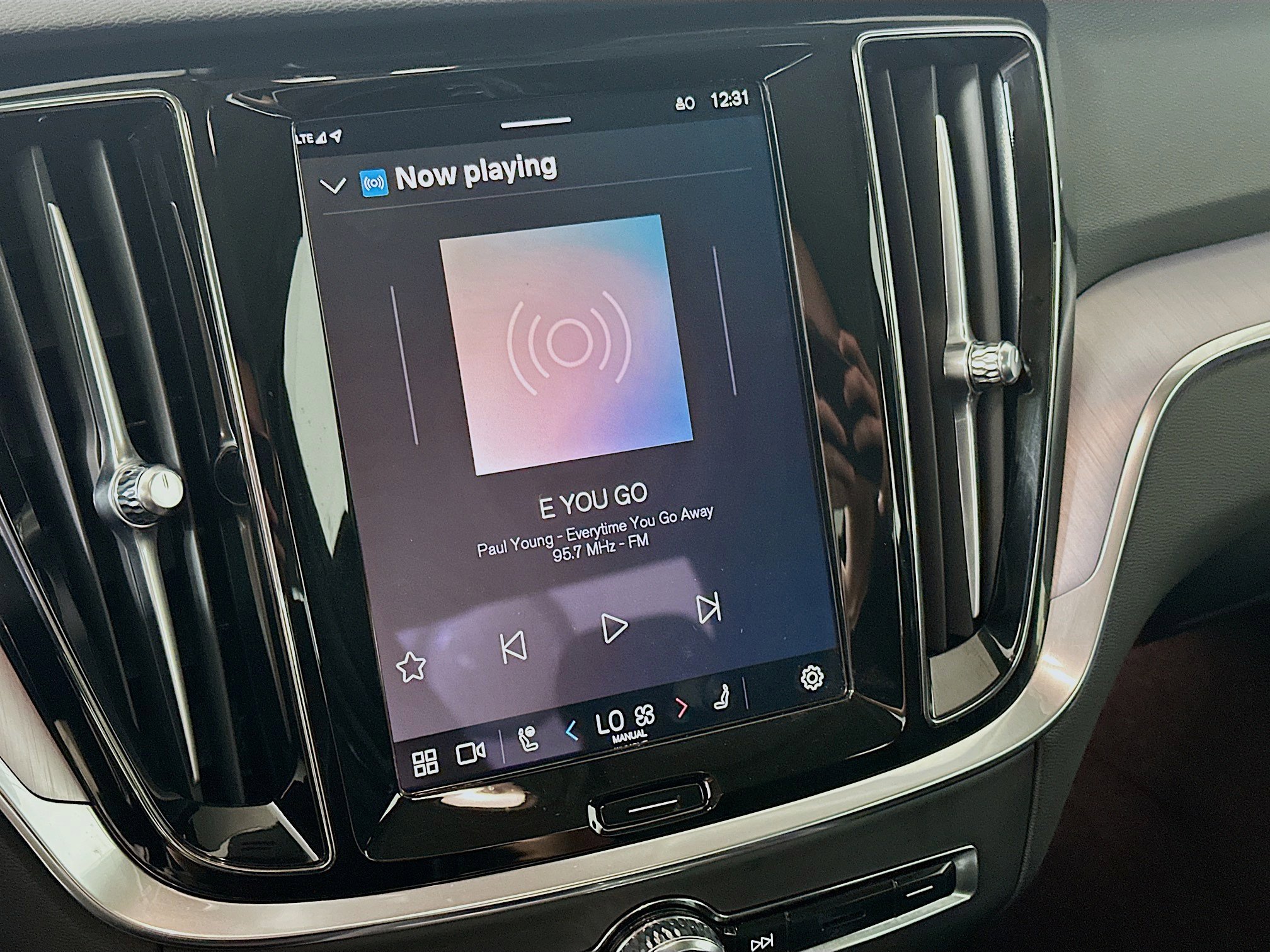 Used 2025 Volvo S60 B5 Core image 21