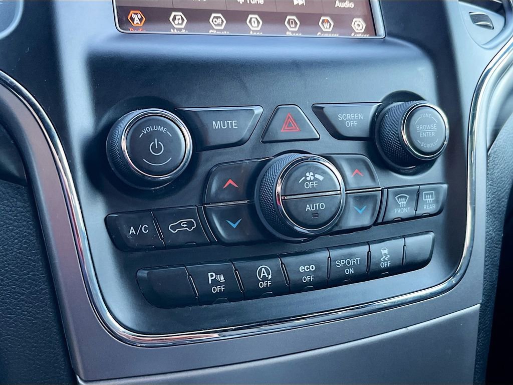 Used 2020 Jeep Grand Cherokee Laredo image 15