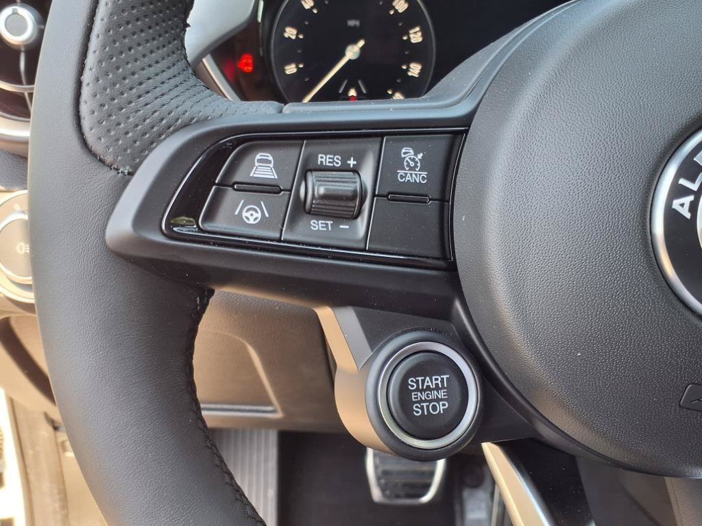 New 2025 Alfa Romeo Giulia w/ Driving Assist Package RWD image 15