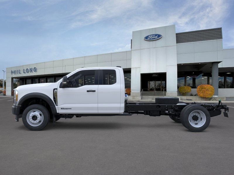 New 2025 Ford F550 4x4 SuperCab Super Duty image 3