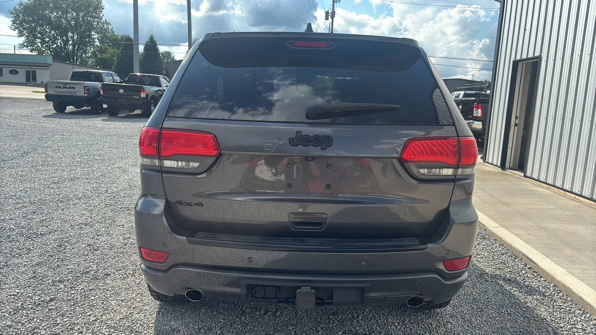 Used 2015 Jeep Grand Cherokee Altitude AWD/4WD image 4