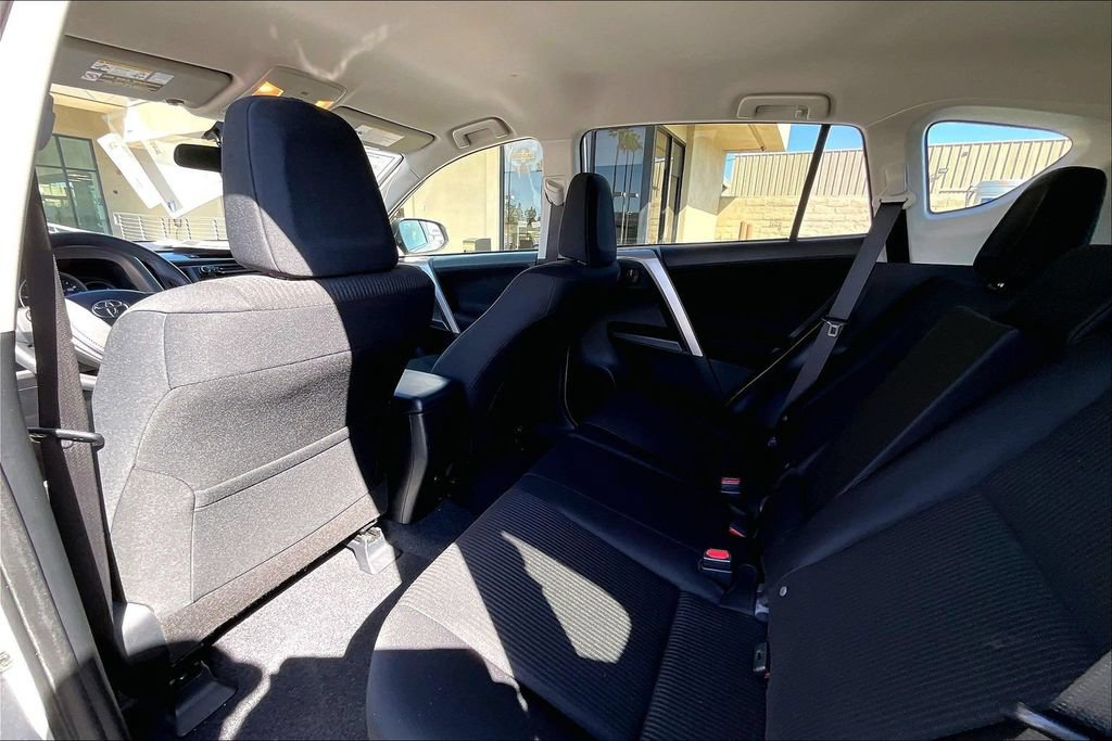 Used 2016 Toyota RAV4 LE FWD image 17
