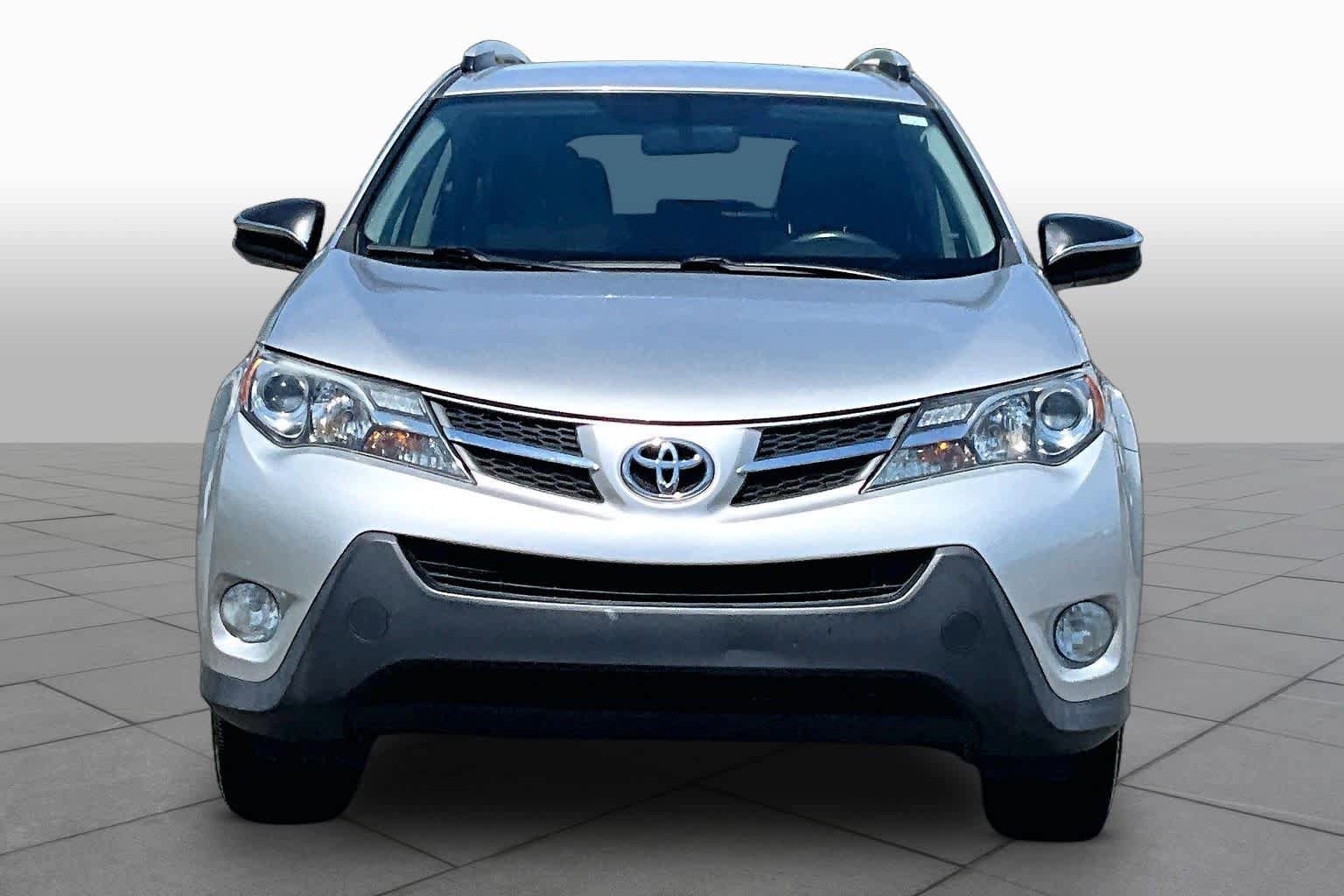 Used 2014 Toyota RAV4 LE FWD image 3