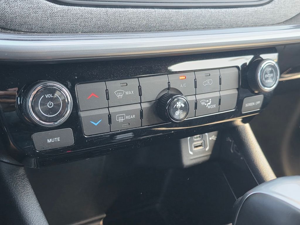 New 2026 Jeep Compass Latitude AWD/4WD image 17