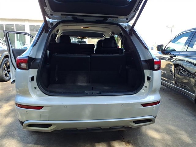 Used 2024 Mitsubishi Outlander SE image 18