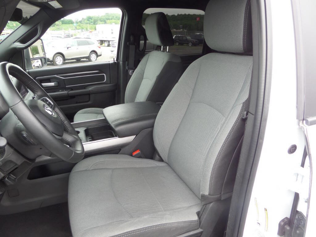 Used 2024 RAM 2500 Big Horn w/ Off Road Package image 7