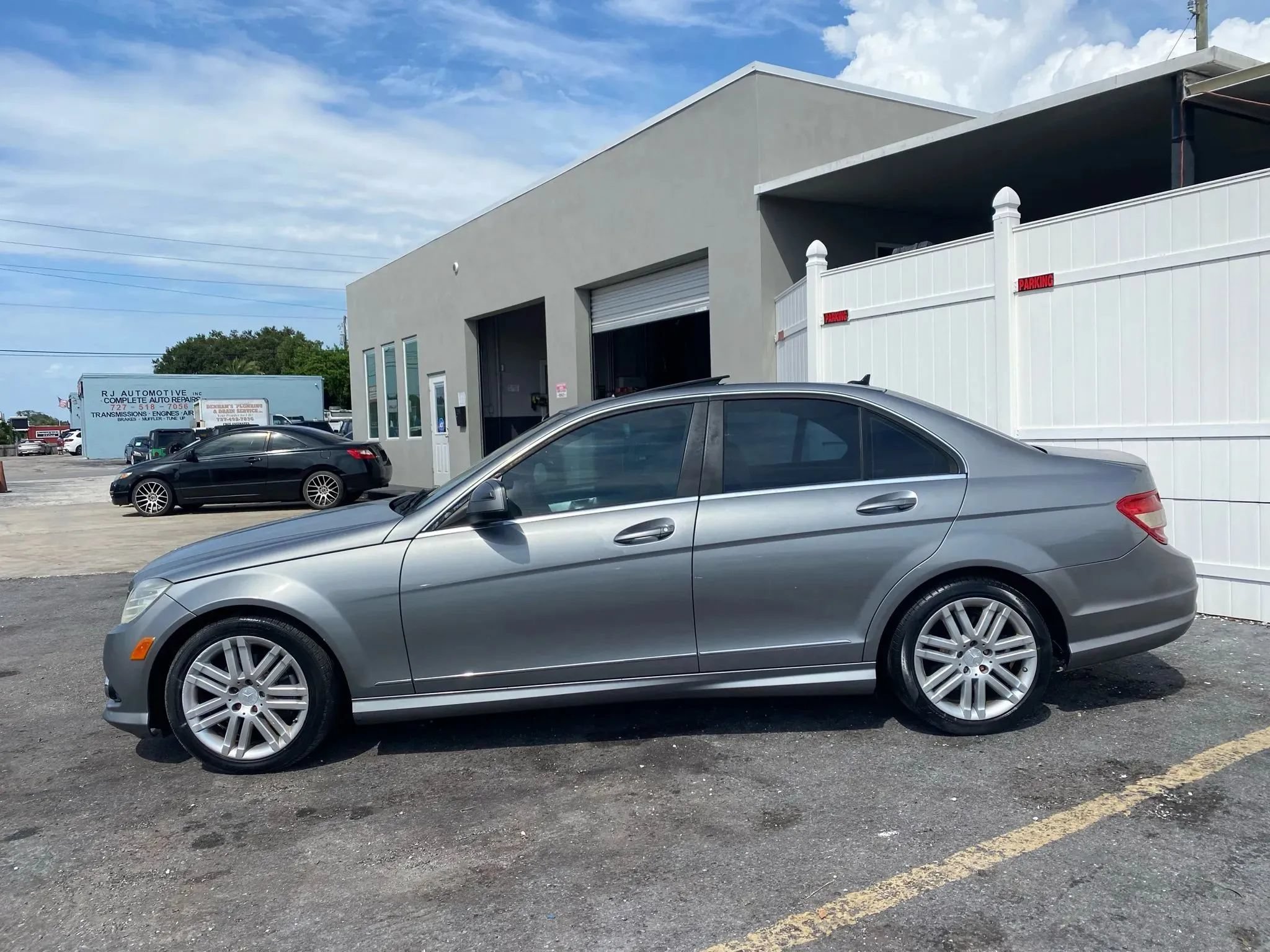 Used 2008 Mercedes-Benz C 300 Sedan image 2