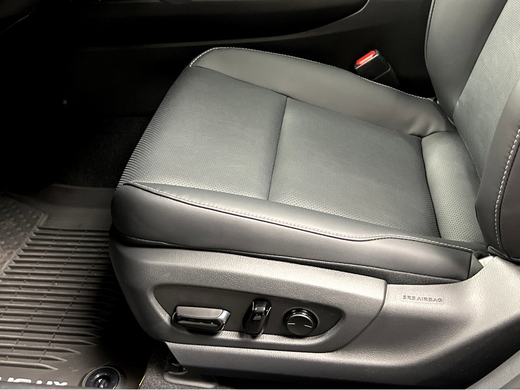 New 2025 Lexus UX 300h AWD image 41