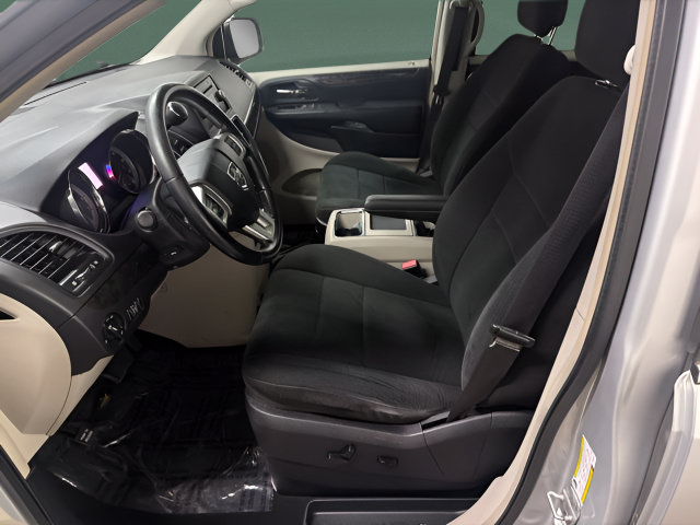 Used 2012 Dodge Grand Caravan Crew FWD image 12