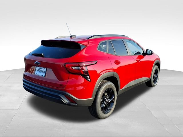 New 2026 Chevrolet Trax LT w/ Midnight Edition FWD image 3