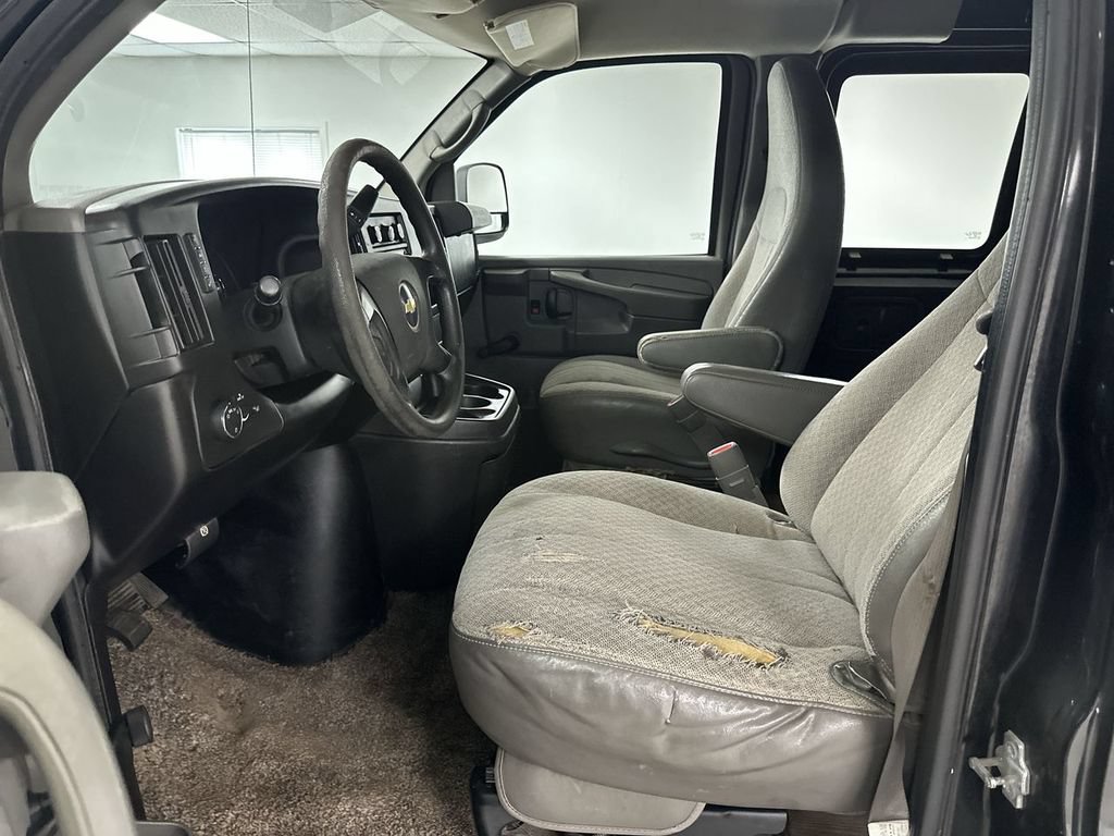 Used 2010 Chevrolet Express 2500 RWD image 10