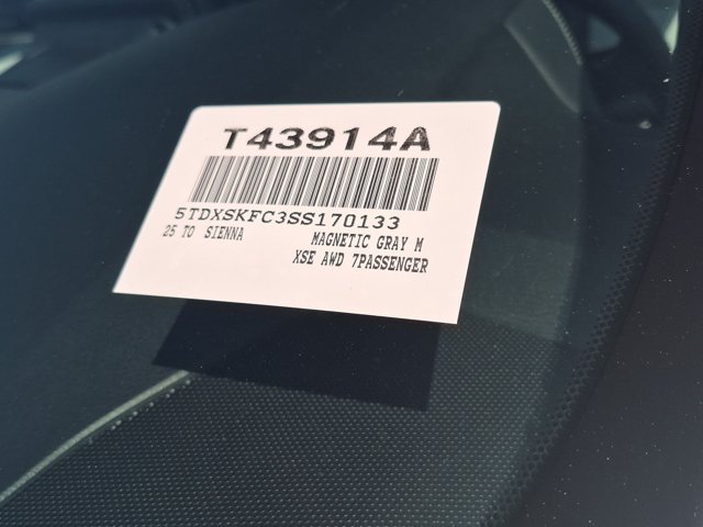 Certified 2025 Toyota Sienna XSE AWD/4WD image 19