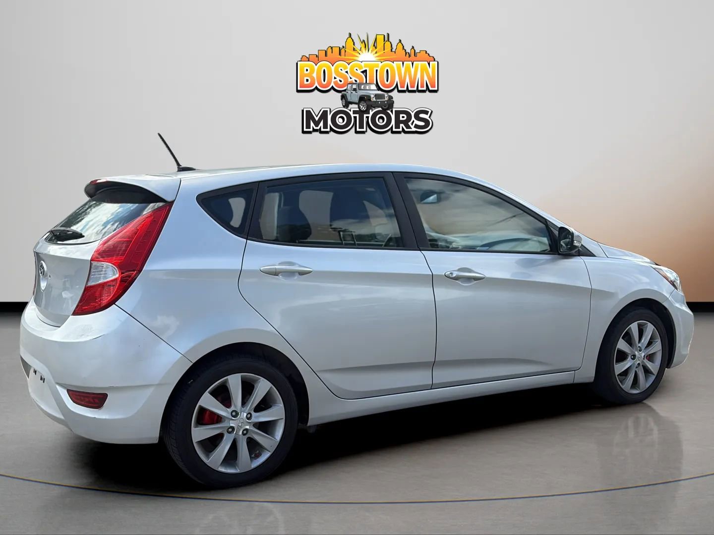 Used 2013 Hyundai Accent SE FWD image 8