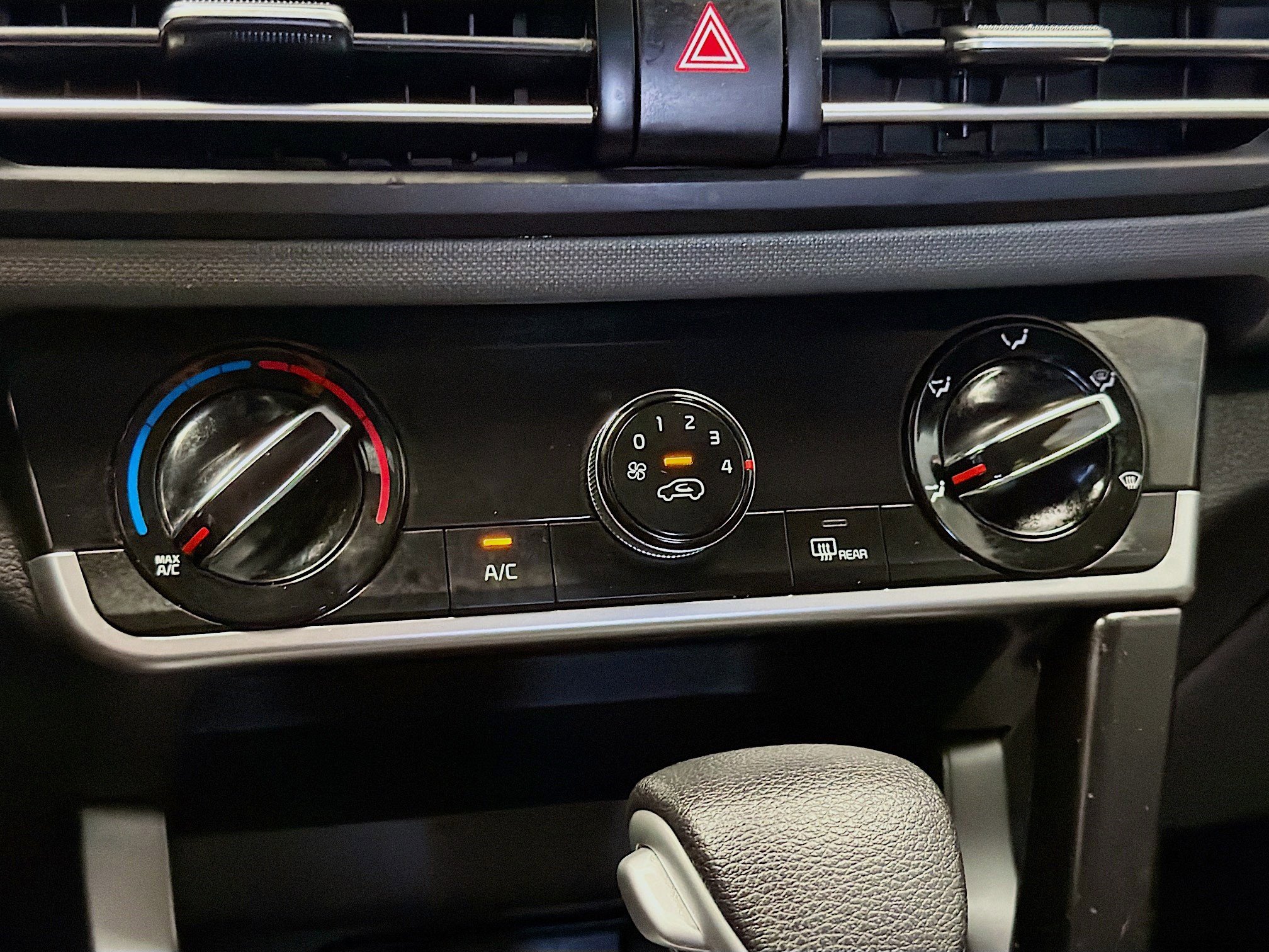 Used 2022 Kia Seltos LX image 10