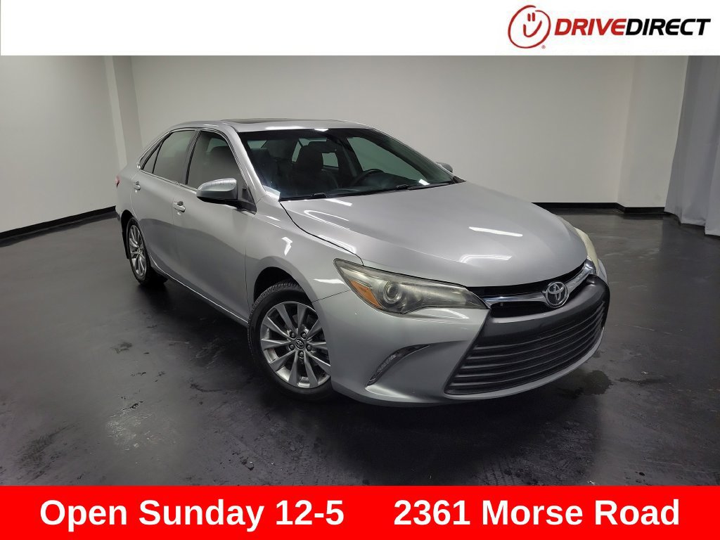 Used 2015 Toyota Camry XLE w/ Moonroof Package FWD image 1