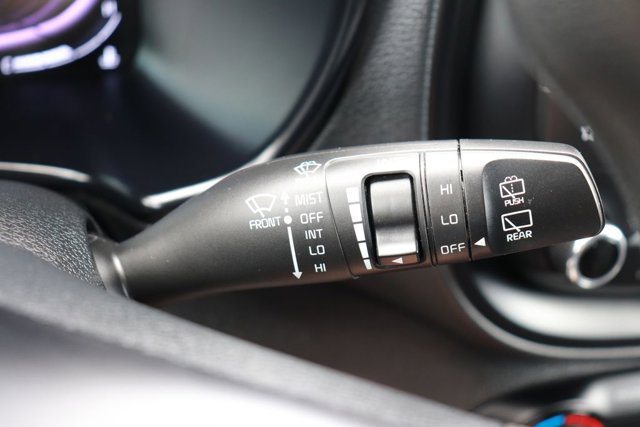 Used 2025 Kia Soul LX w/ LX Technology Package FWD image 22