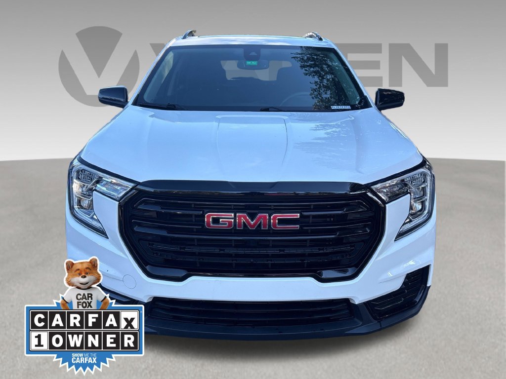 Used 2024 GMC Terrain SLE w/ Driver Convenience Package FWD image 2