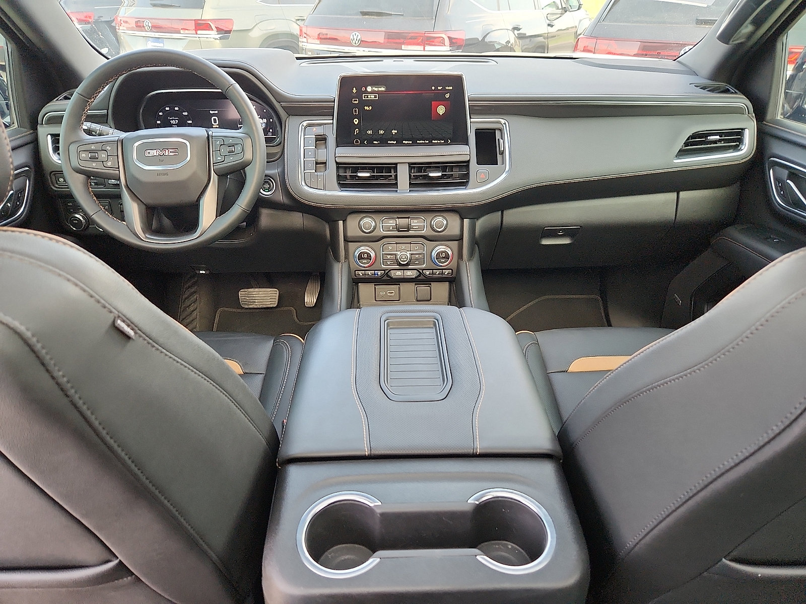 Used 2024 GMC Yukon AT4 w/ Technology Package AWD/4WD image 11