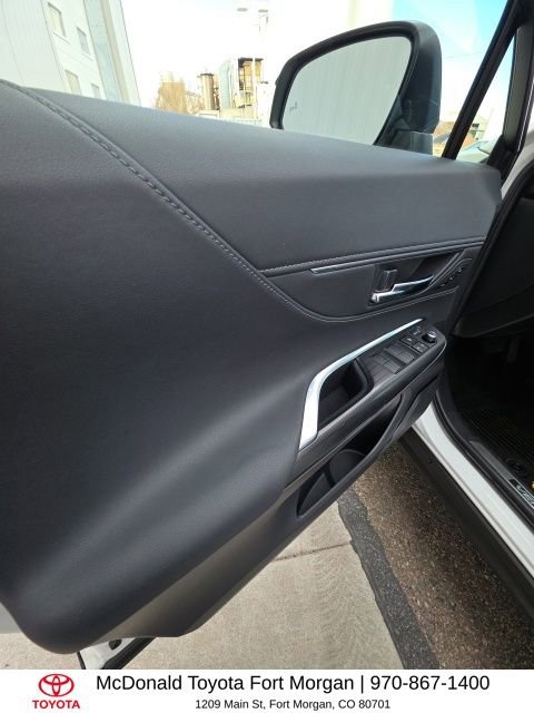 Used 2023 Toyota Venza Nightshade image 13