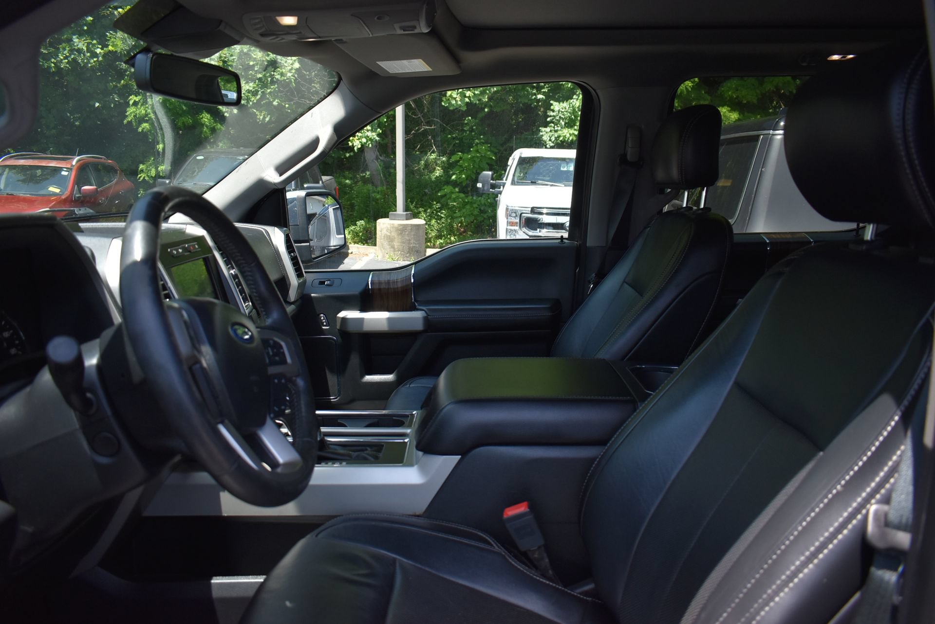 Used 2019 Ford F150 Lariat w/ Equipment Group 502A Luxury AWD/4WD image 12