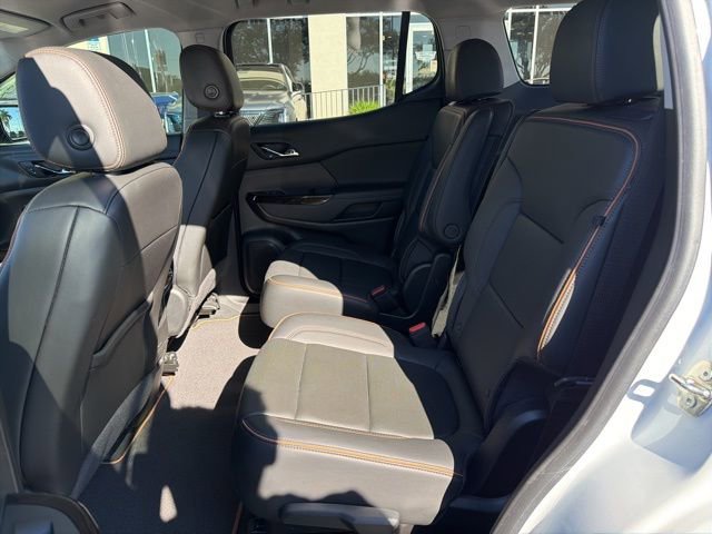 Used 2023 GMC Acadia AT4 image 18