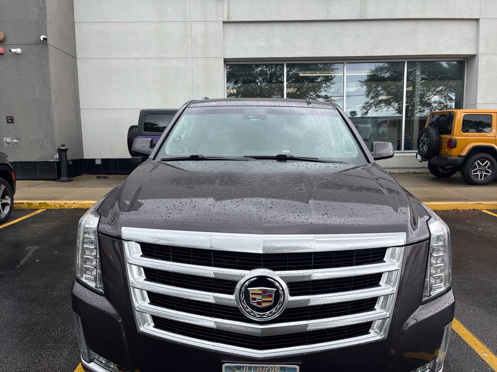 Used 2015 Cadillac Escalade ESV Luxury AWD/4WD image 2