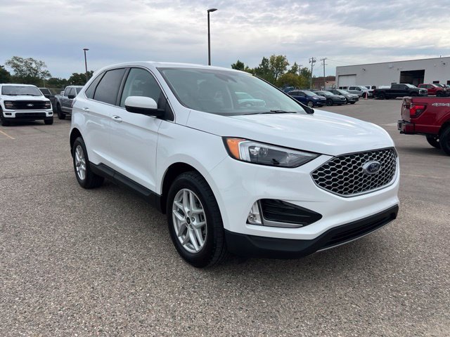 Certified 2024 Ford Edge SEL w/ Convenience Package AWD/4WD image 3