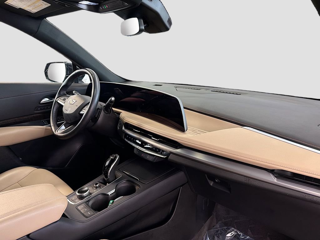 Used 2025 Cadillac XT4 Premium Luxury image 29