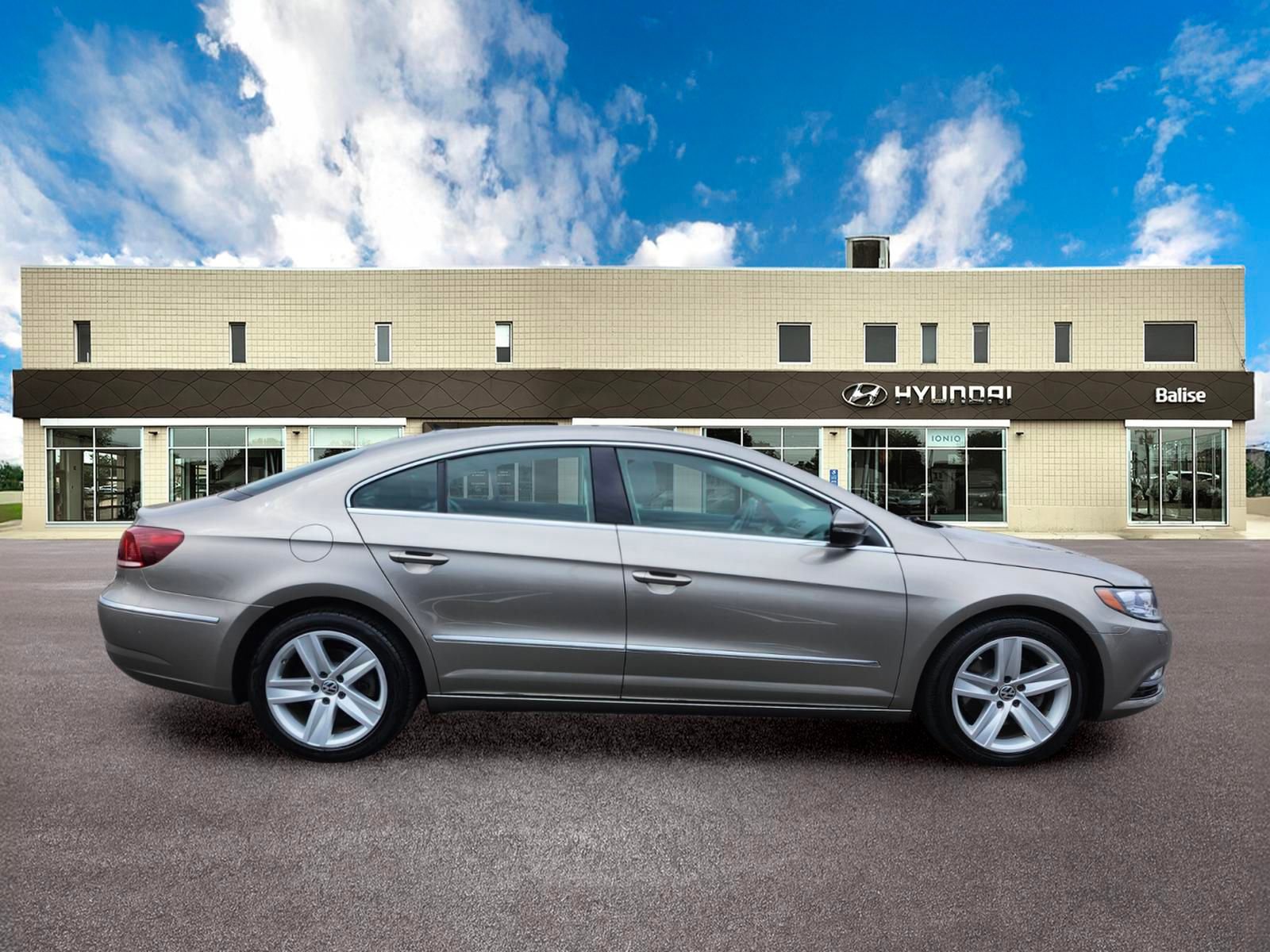 Used 2013 Volkswagen CC Sport image 2