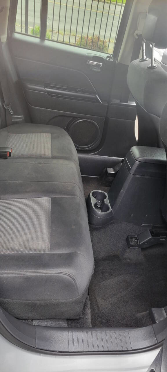 Used 2012 Jeep Compass Sport image 12