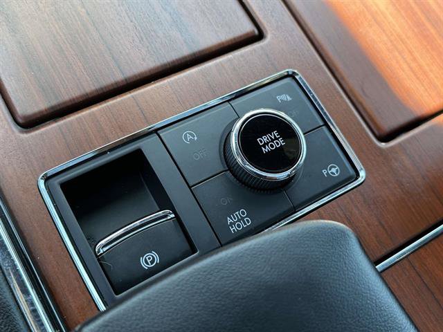 Used 2021 Lincoln Navigator Reserve AWD/4WD image 44