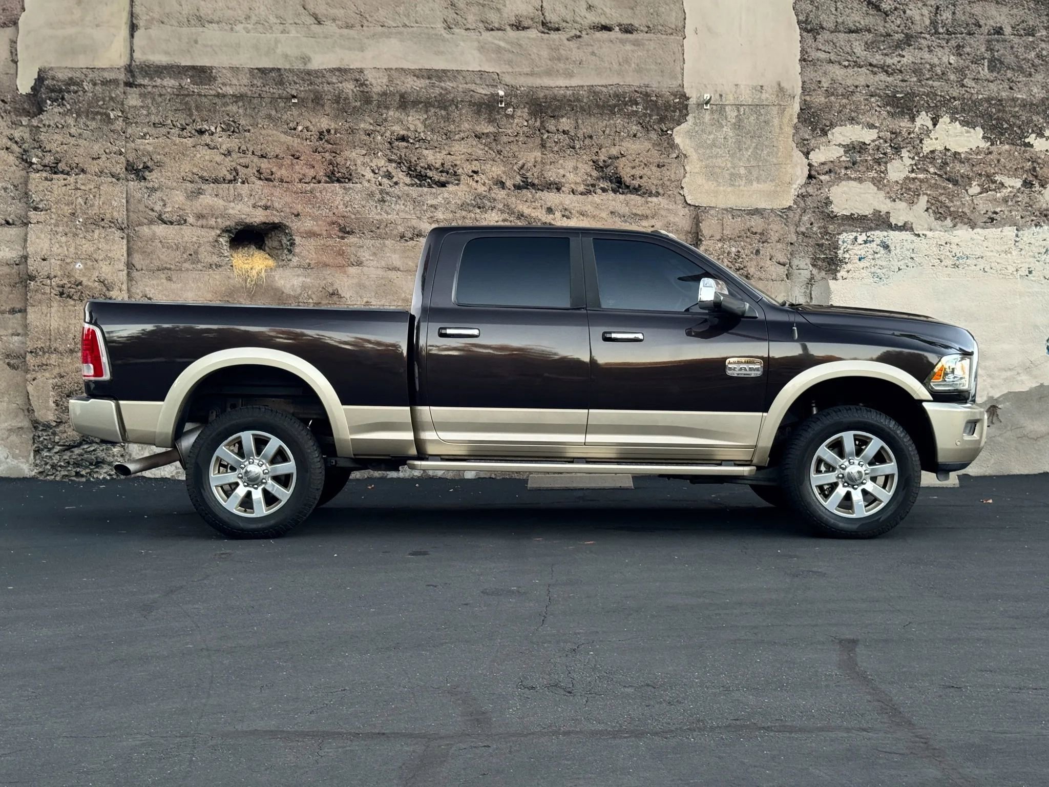 Used 2016 RAM 2500 Longhorn w/ Convenience Group AWD/4WD image 3
