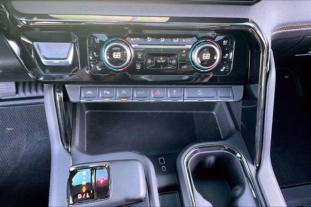 Used 2025 GMC Sierra 1500 AT4 w/ AT4 Premium Package AWD/4WD image 17